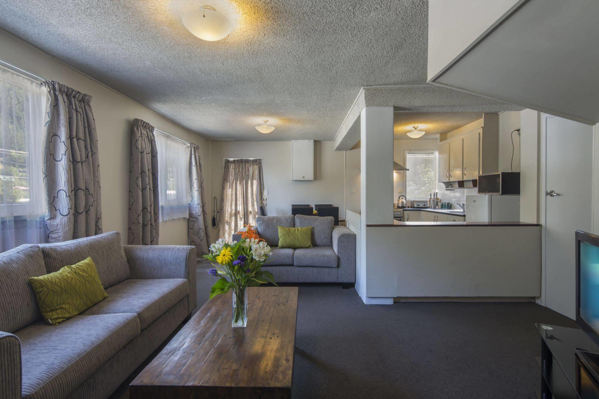 Abba Court Motel Queenstown Extérieur photo