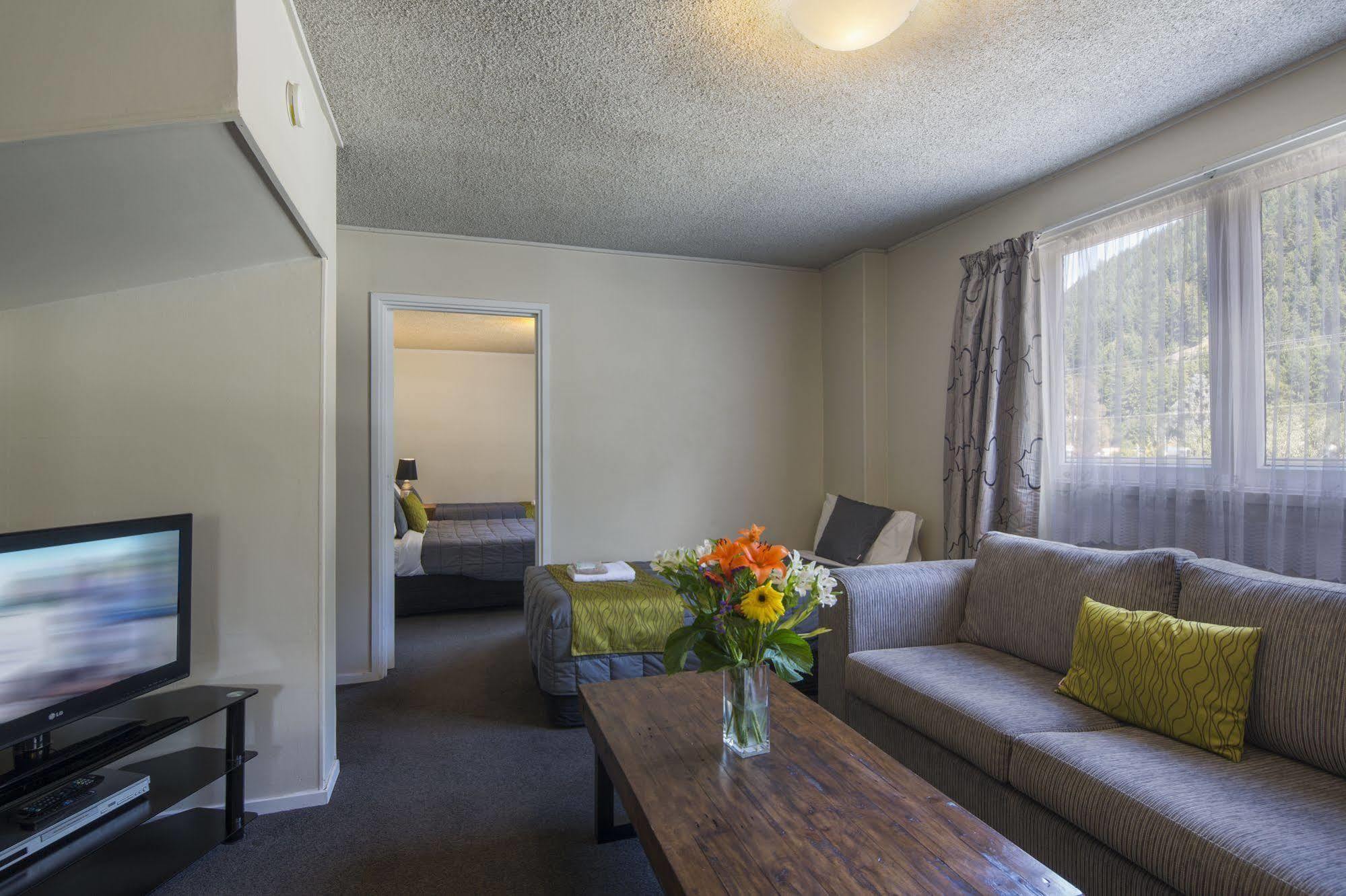 Abba Court Motel Queenstown Extérieur photo