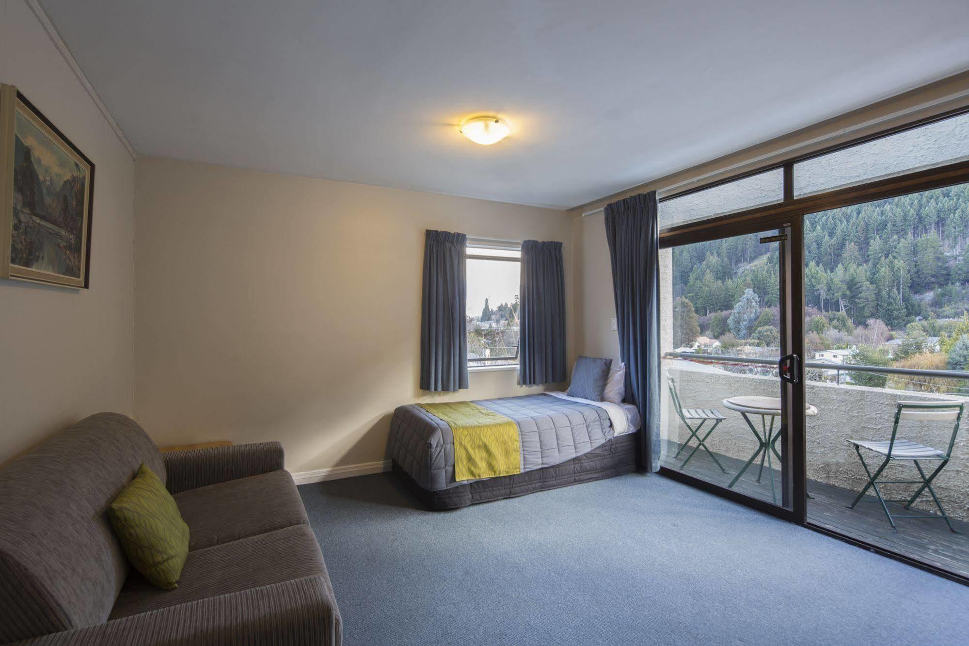 Abba Court Motel Queenstown Extérieur photo